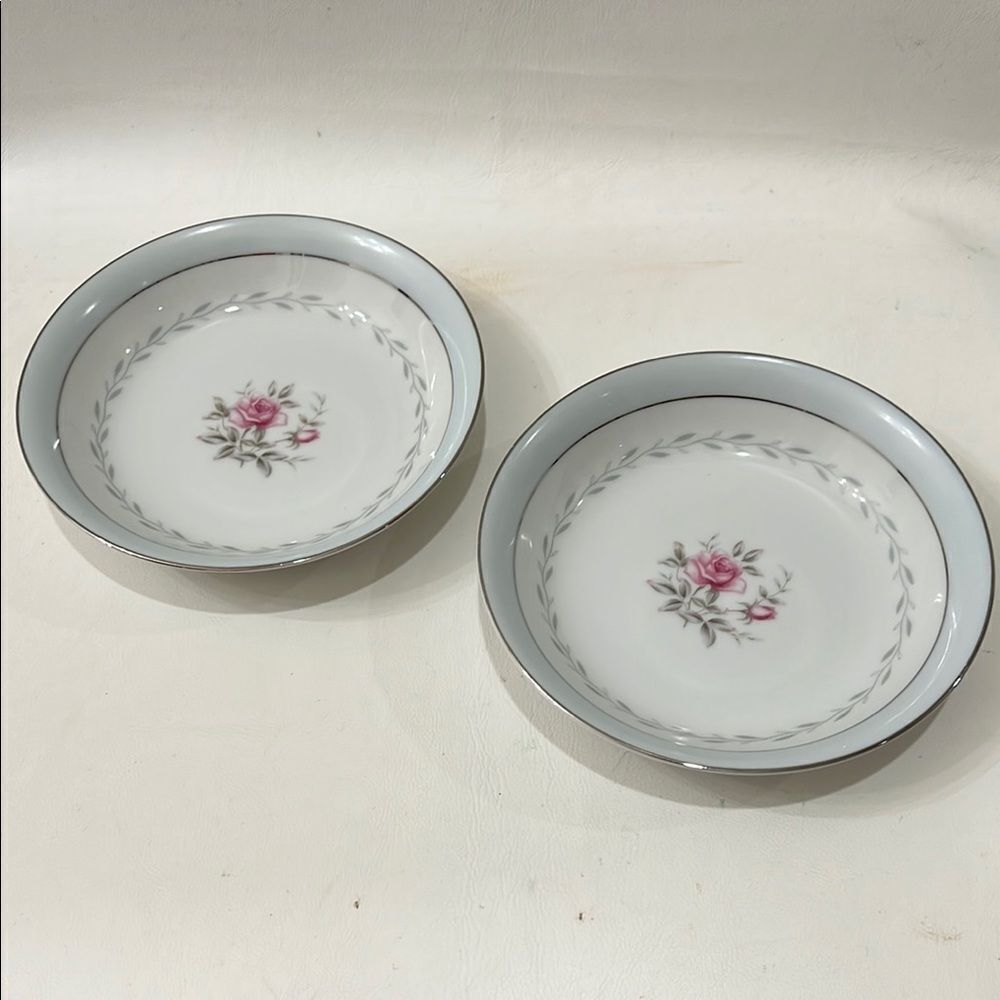 Regency White Blue Silver Pink Floral Rose Set 2 Bowls Elegant 5 1/2 X 1 Inch